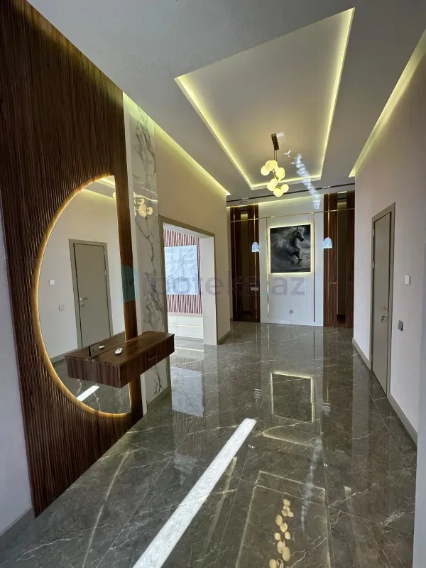 Satılır 5 otaqlı həyət evi 220 m²