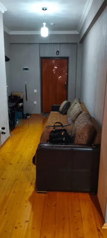 Satılır 2 otaqlı köhnə tikili 89 m²
