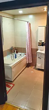 Satılır 2 otaqlı köhnə tikili 89 m²