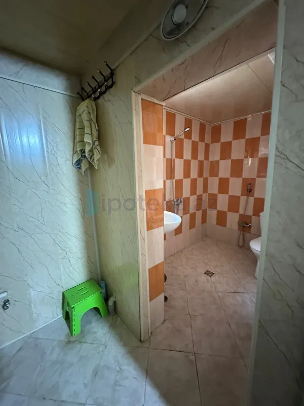 Satılır 7 otaqlı həyət evi 250 m²