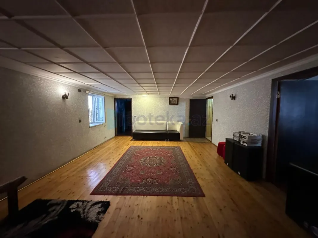 Satılır 7 otaqlı həyət evi 250 m²