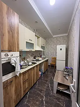 Satılır 6 otaqlı həyət evi 200 m²