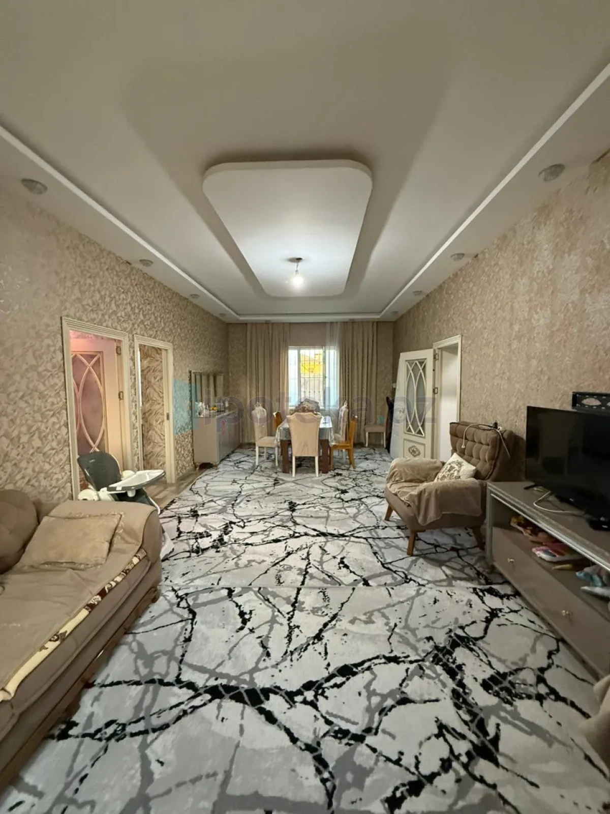 Satılır 6 otaqlı həyət evi 200 m²