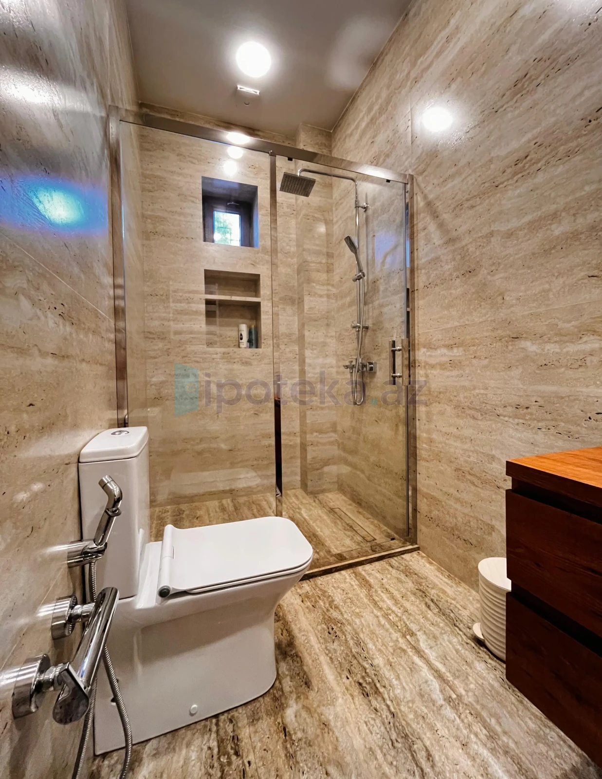 Satılır 4 otaqlı həyət evi 210 m²