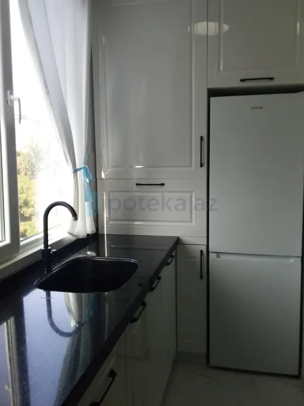 Satılır 3 otaqlı köhnə tikili 55 m²