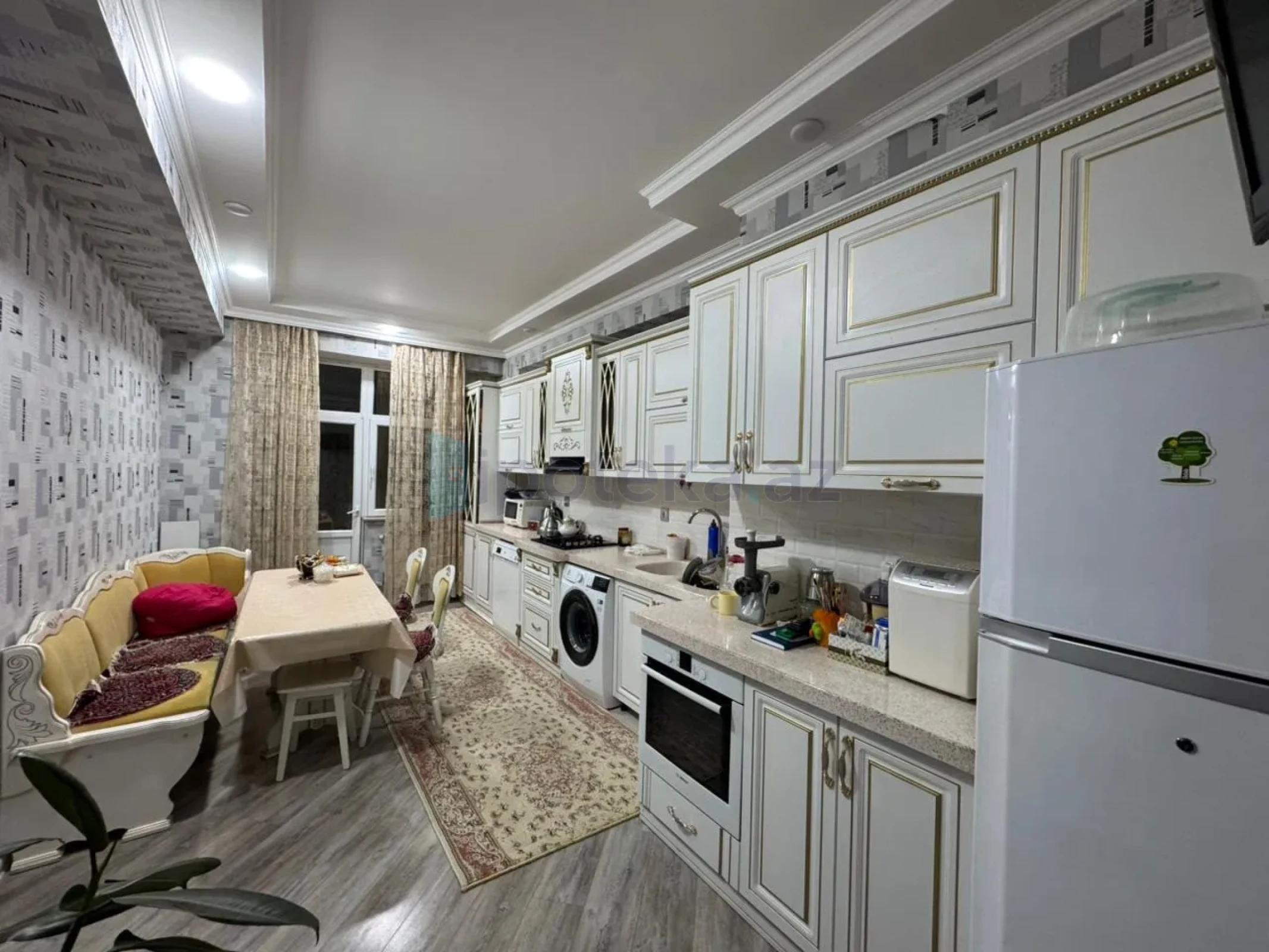 Satılır 4 otaqlı yeni tikili 130 m²