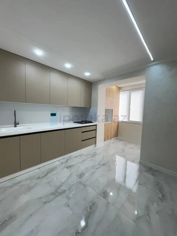 Satılır 3 otaqlı köhnə tikili 80 m²