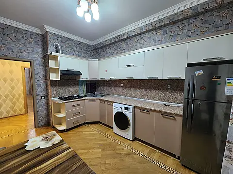Satılır 3 otaqlı yeni tikili 90 m²