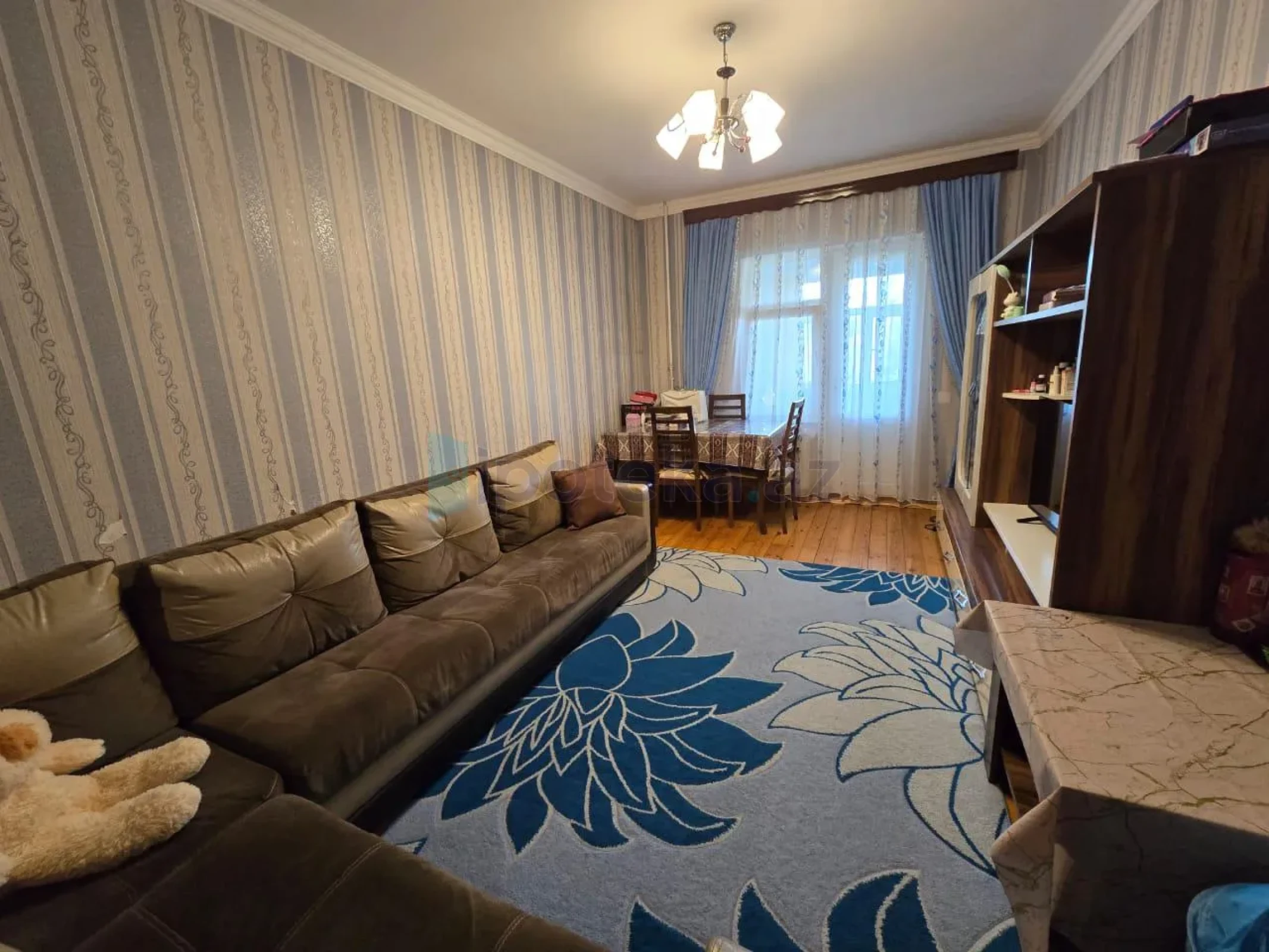 Satılır 2 otaqlı köhnə tikili 53 m²