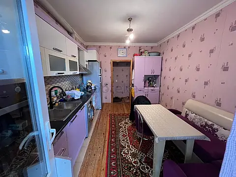 Satılır 2 otaqlı köhnə tikili 53 m²