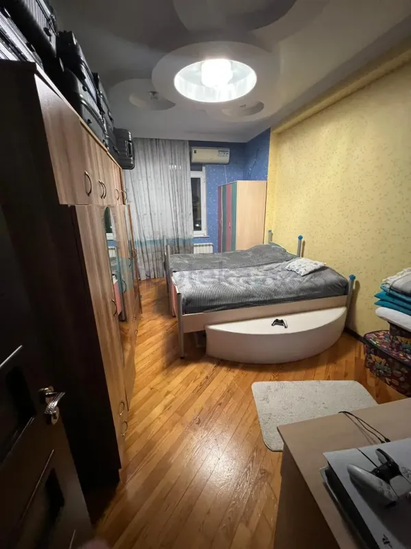 Satılır 3 otaqlı yeni tikili 120 m²