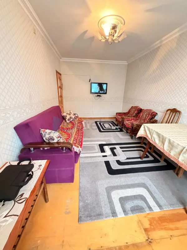 Satılır 2 otaqlı köhnə tikili 50 m²