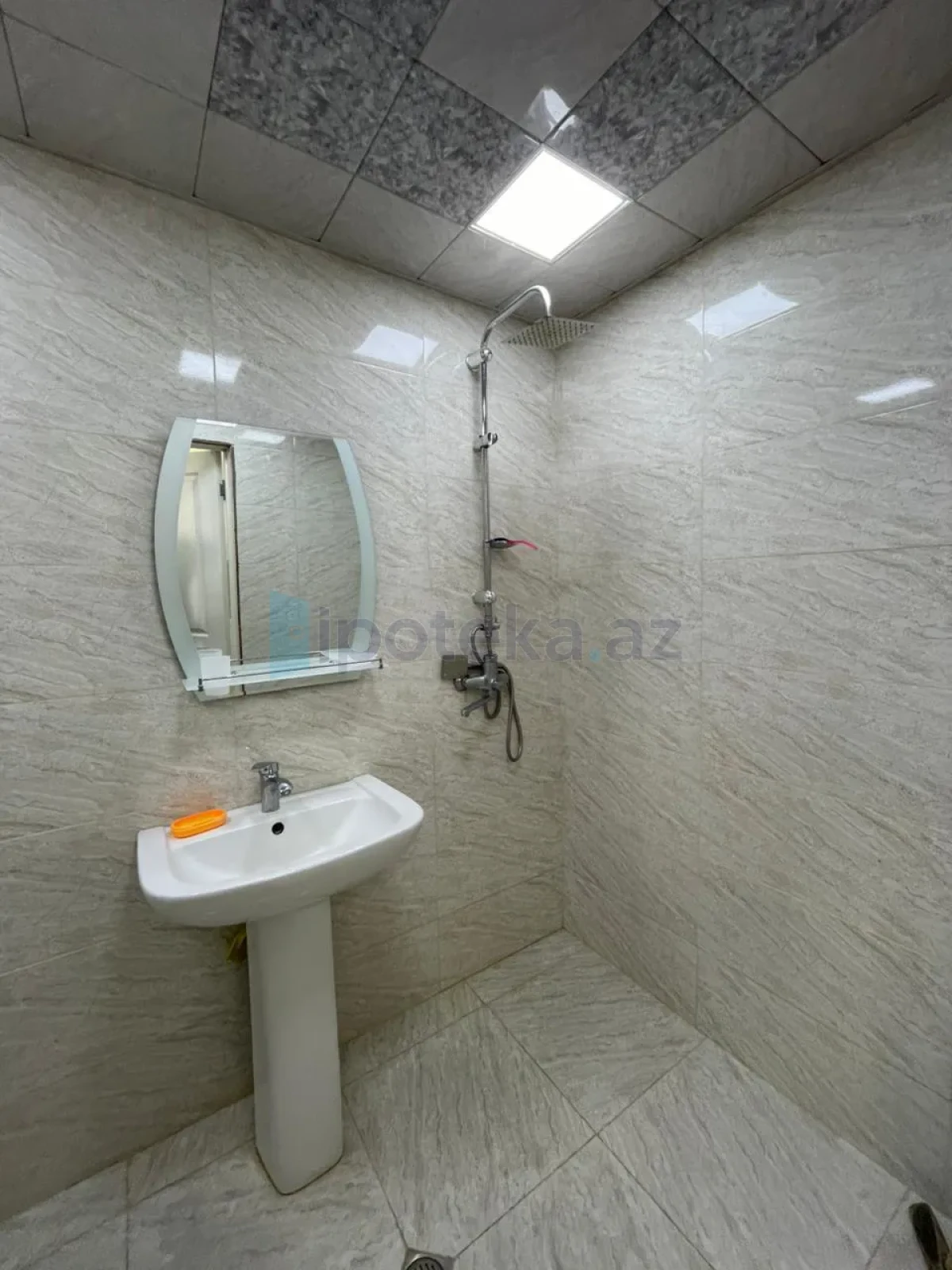 Satılır 2 otaqlı yeni tikili 73 m²