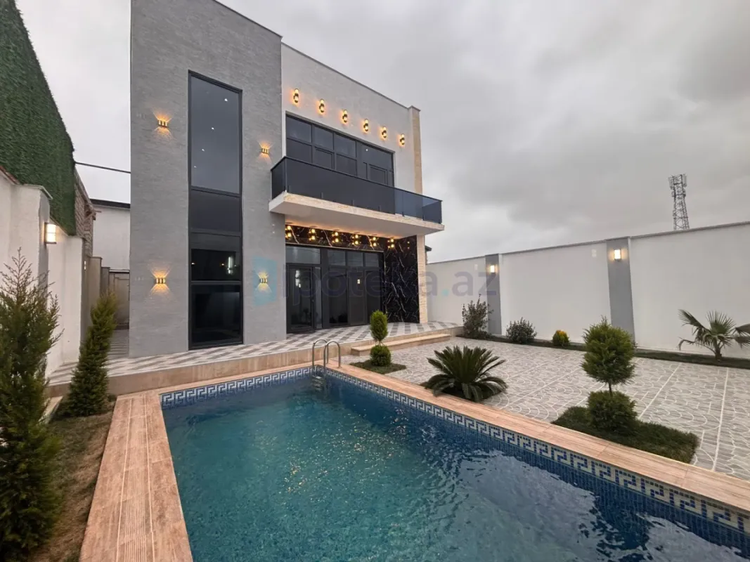 Satılır 4 otaqlı mənzil 275 m²