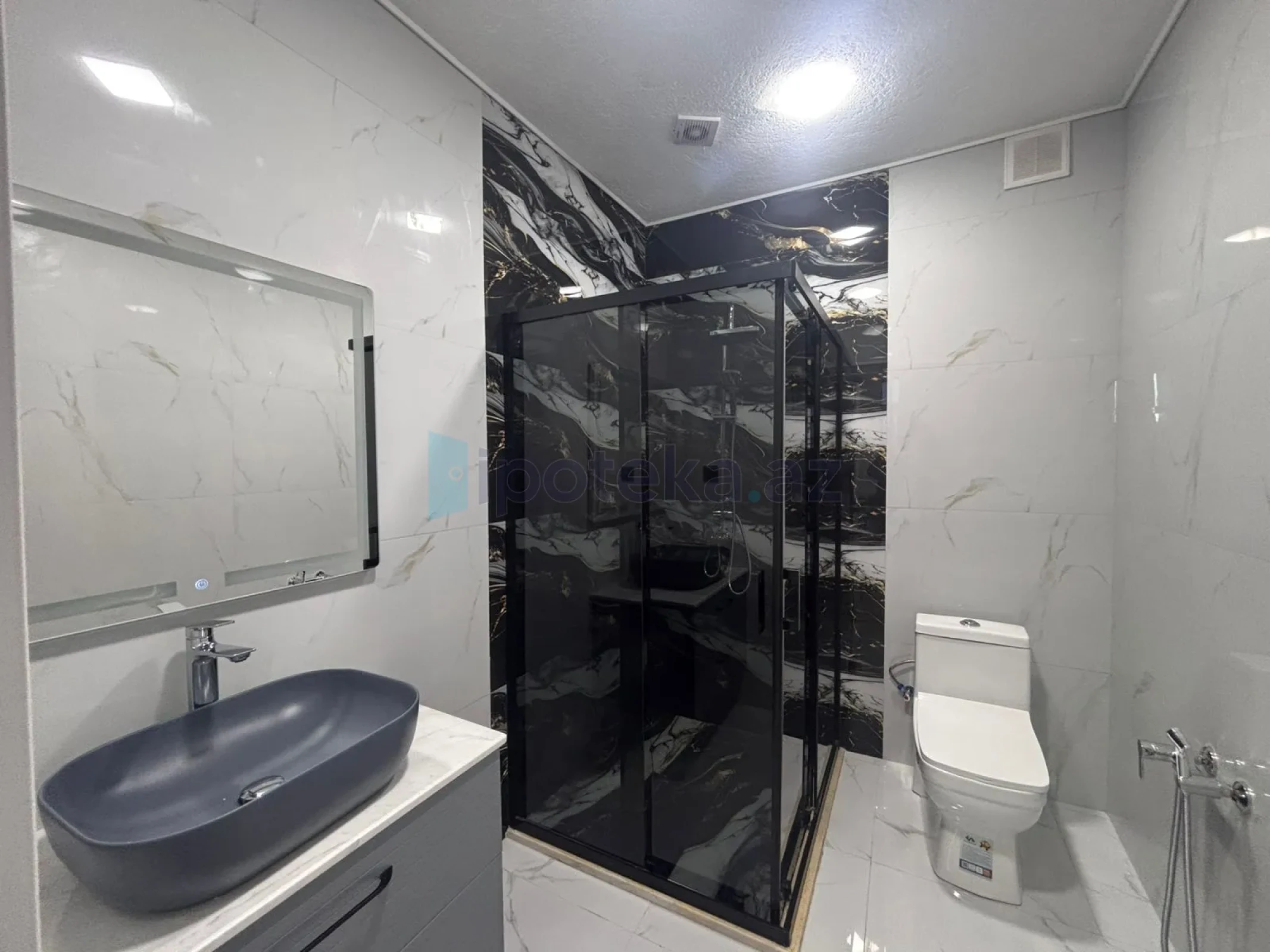 Satılır 4 otaqlı mənzil 275 m²