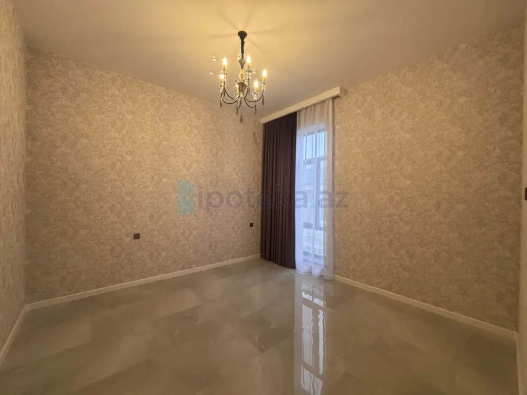 Satılır 4 otaqlı mənzil 275 m²