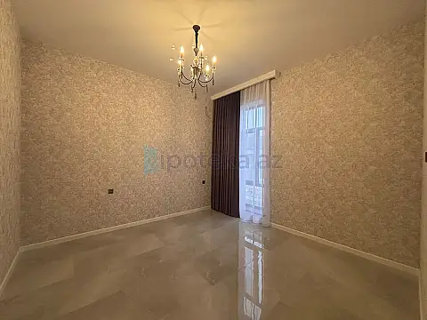 Satılır 4 otaqlı mənzil 275 m²