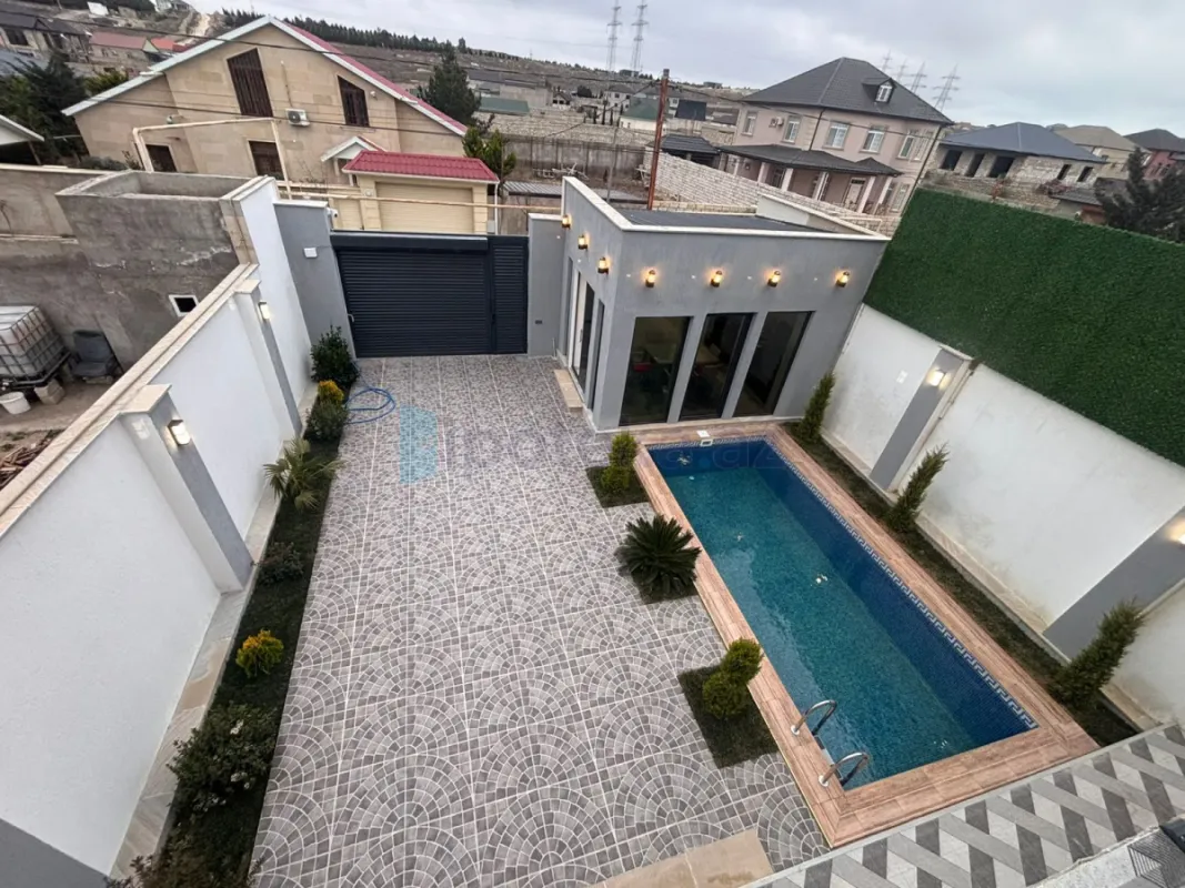 Satılır 4 otaqlı mənzil 275 m²