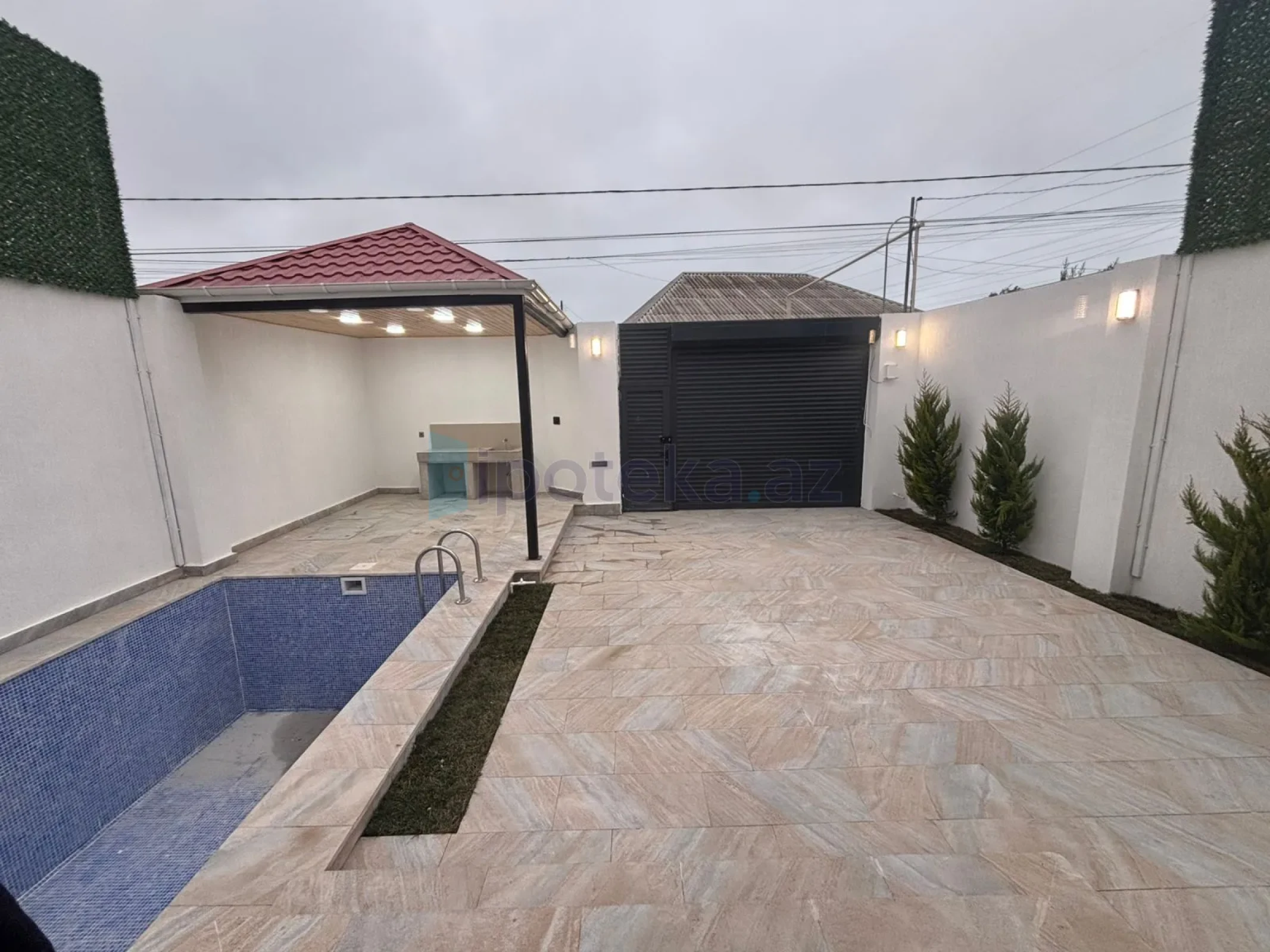 Satılır 4 otaqlı mənzil 130 m²