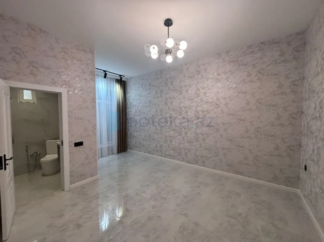Satılır 4 otaqlı mənzil 130 m²