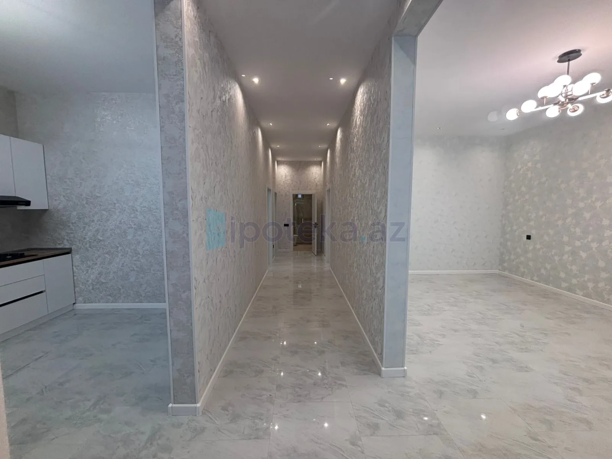 Satılır 4 otaqlı mənzil 130 m²