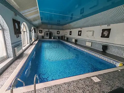 Satılır 7 otaqlı mənzil 300 m²