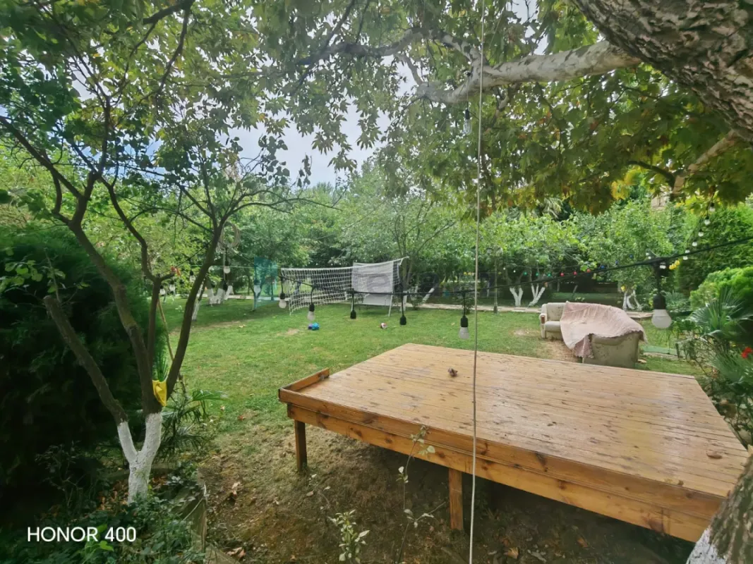 Satılır 7 otaqlı mənzil 300 m²