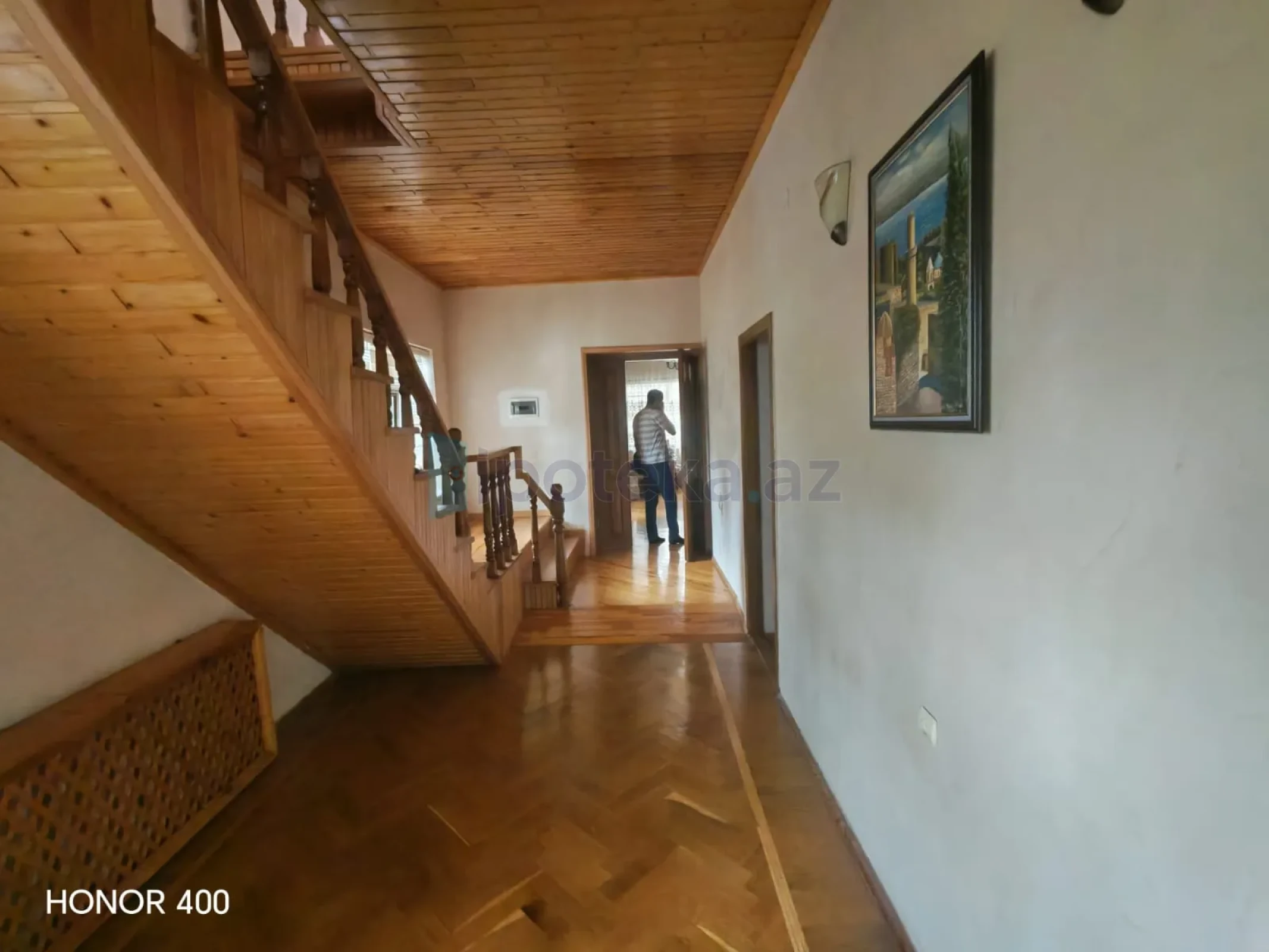 Satılır 7 otaqlı mənzil 300 m²