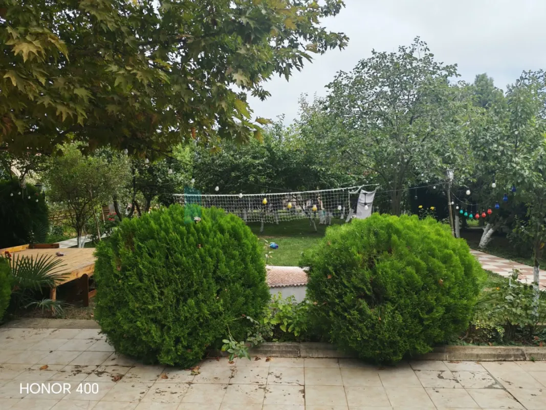 Satılır 7 otaqlı mənzil 300 m²