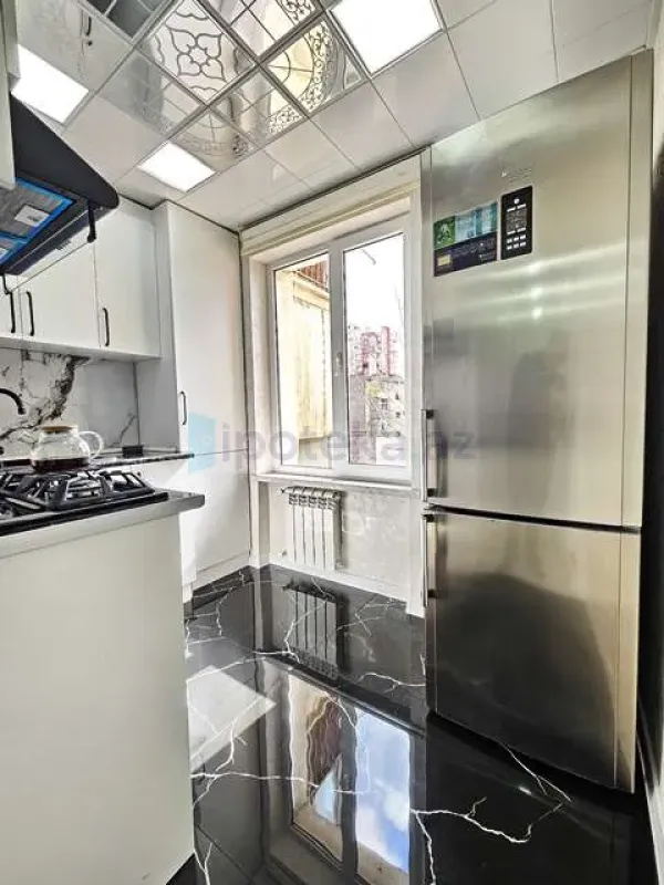 Satılır 2 otaqlı köhnə tikili 35 m²