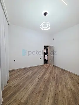 Satılır 3 otaqlı mənzil 130 m²