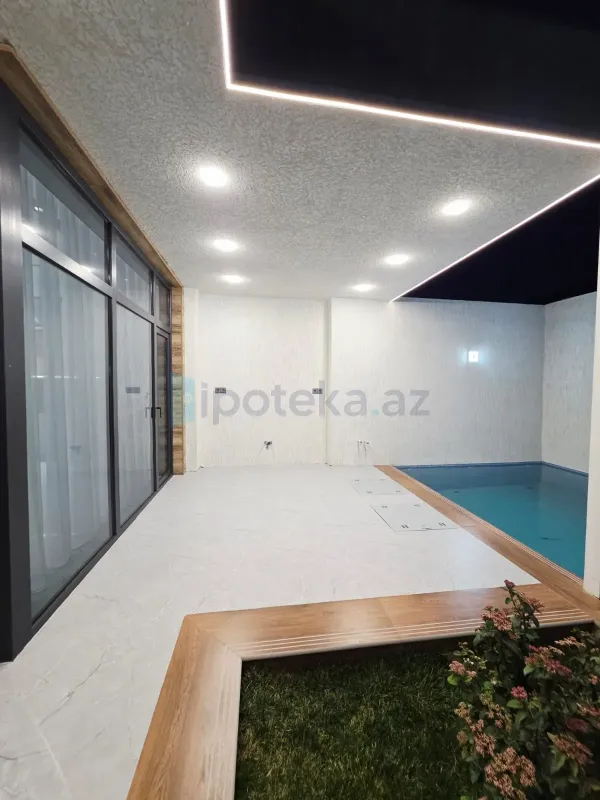 Satılır 3 otaqlı mənzil 130 m²