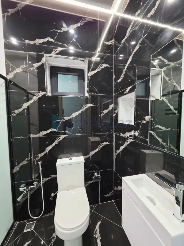 Satılır 3 otaqlı mənzil 130 m²
