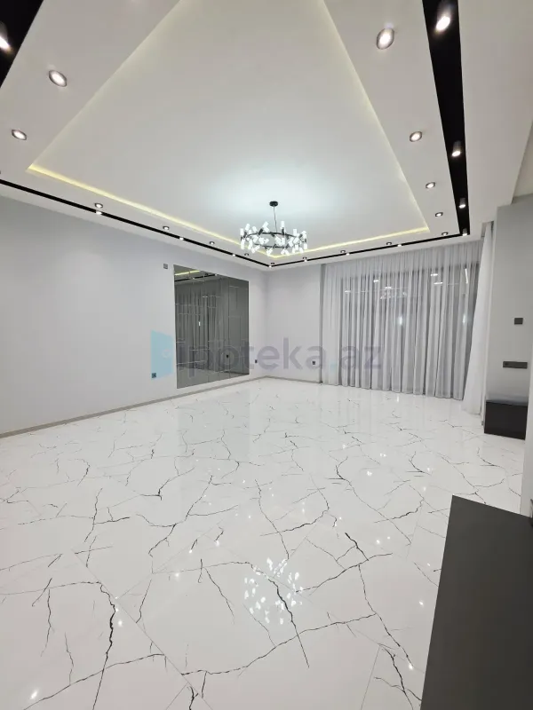 Satılır 4 otaqlı mənzil 140 m²