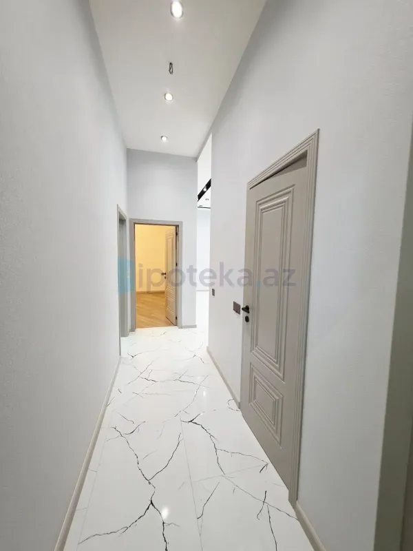 Satılır 4 otaqlı mənzil 140 m²