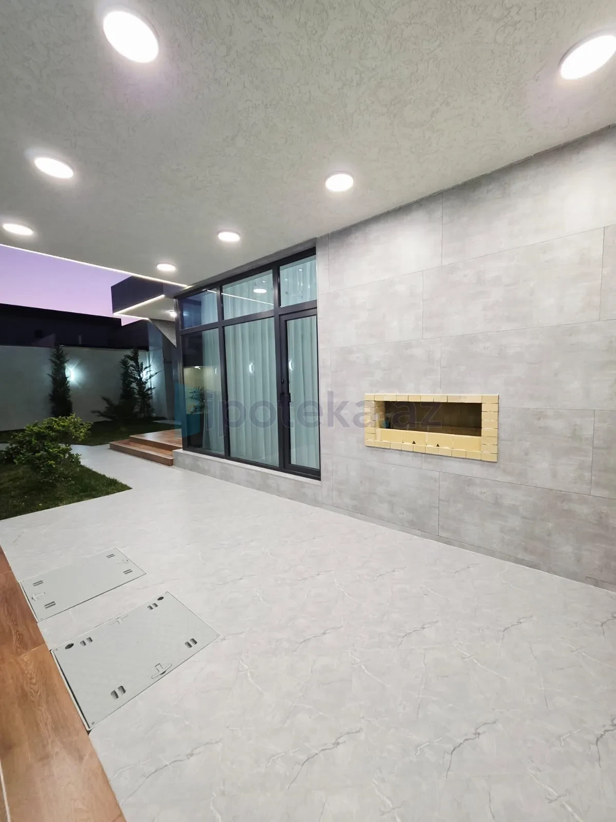 Satılır 4 otaqlı mənzil 140 m²