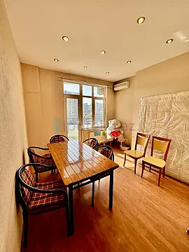 Satılır 5 otaqlı ofis 200 m²