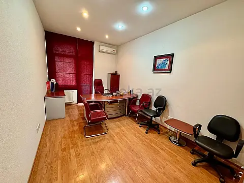 Satılır 5 otaqlı ofis 200 m²