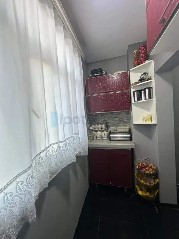 Satılır 4 otaqlı köhnə tikili 68 m²