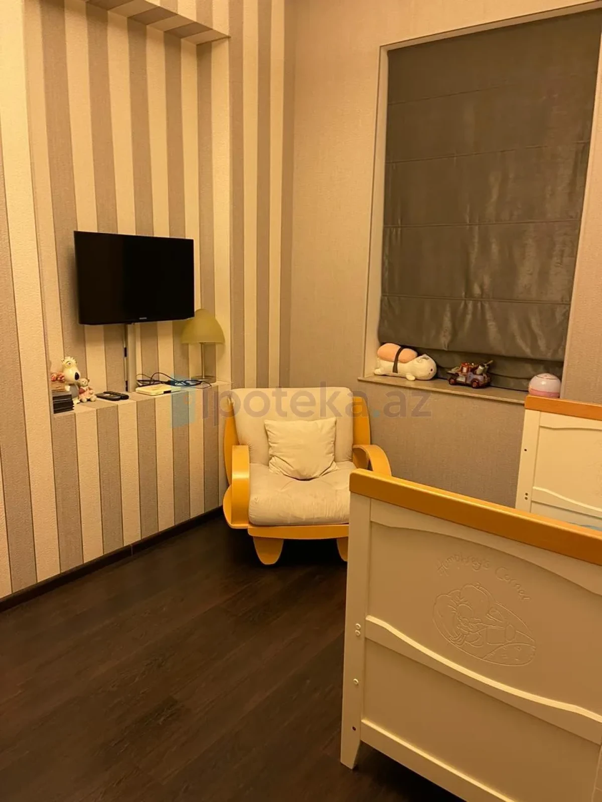Satılır 4 otaqlı mənzil 250 m²