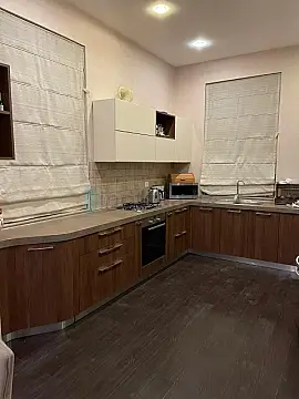 Satılır 4 otaqlı mənzil 250 m²