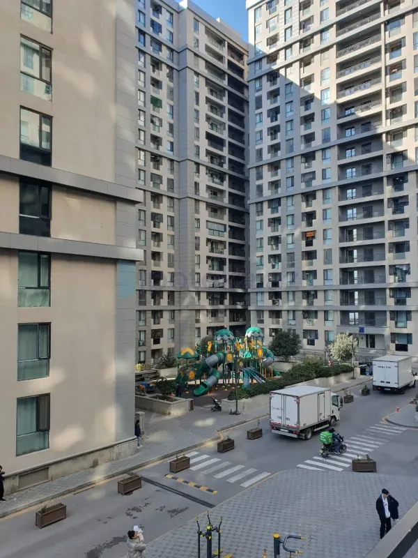 Satılır 3 otaqlı yeni tikili 100 m²