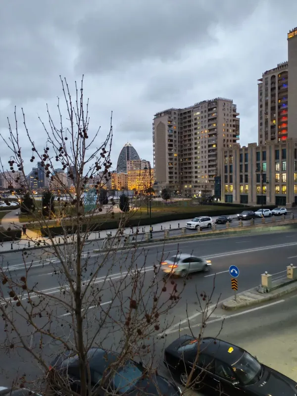 Satılır 3 otaqlı köhnə tikili 80 m²