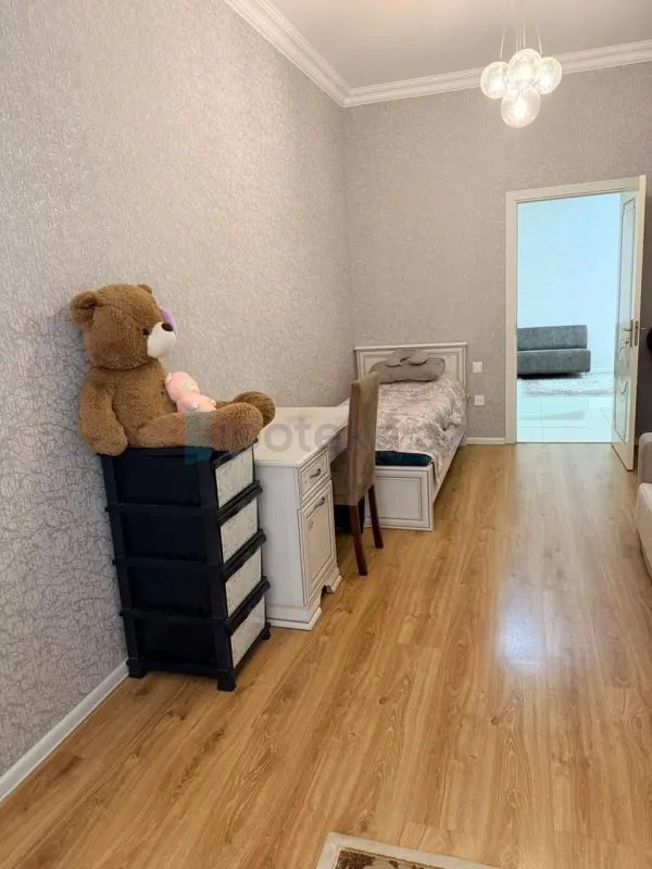 Satılır 3 otaqlı yeni tikili 100 m²