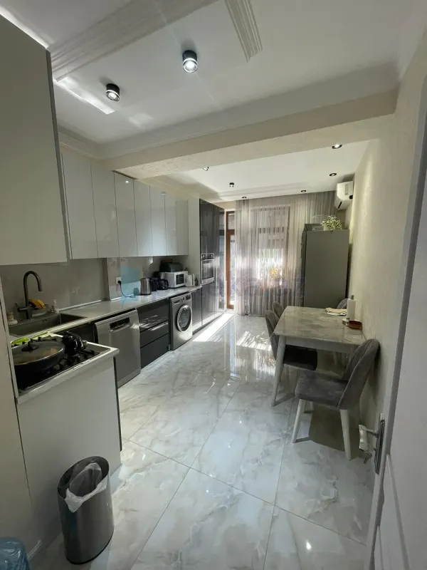 Satılır 3 otaqlı yeni tikili 127 m²