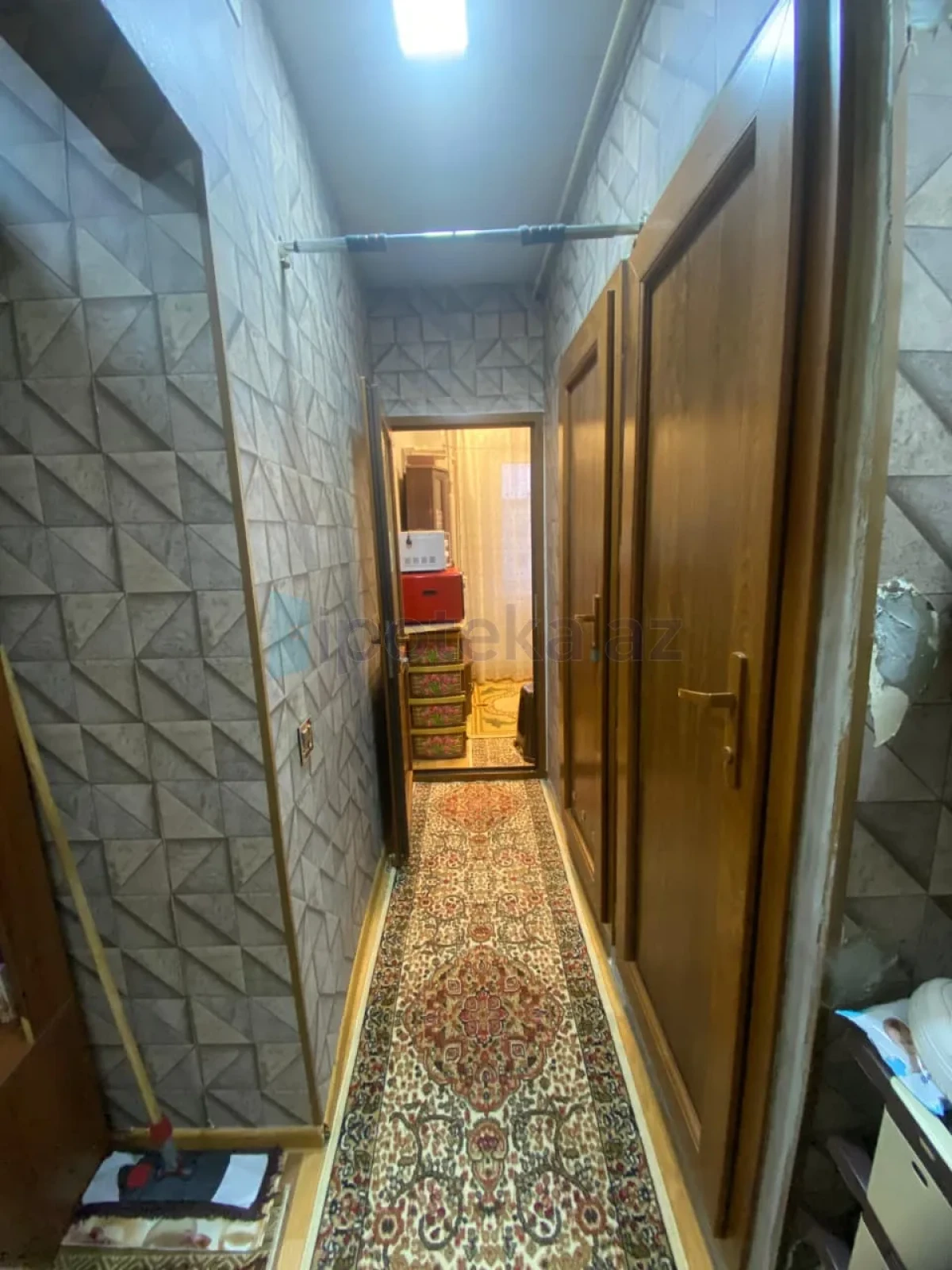 Satılır 2 otaqlı köhnə tikili 57 m²