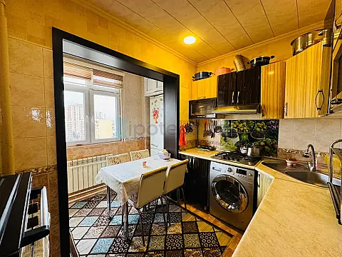 Satılır 3 otaqlı köhnə tikili 75 m²