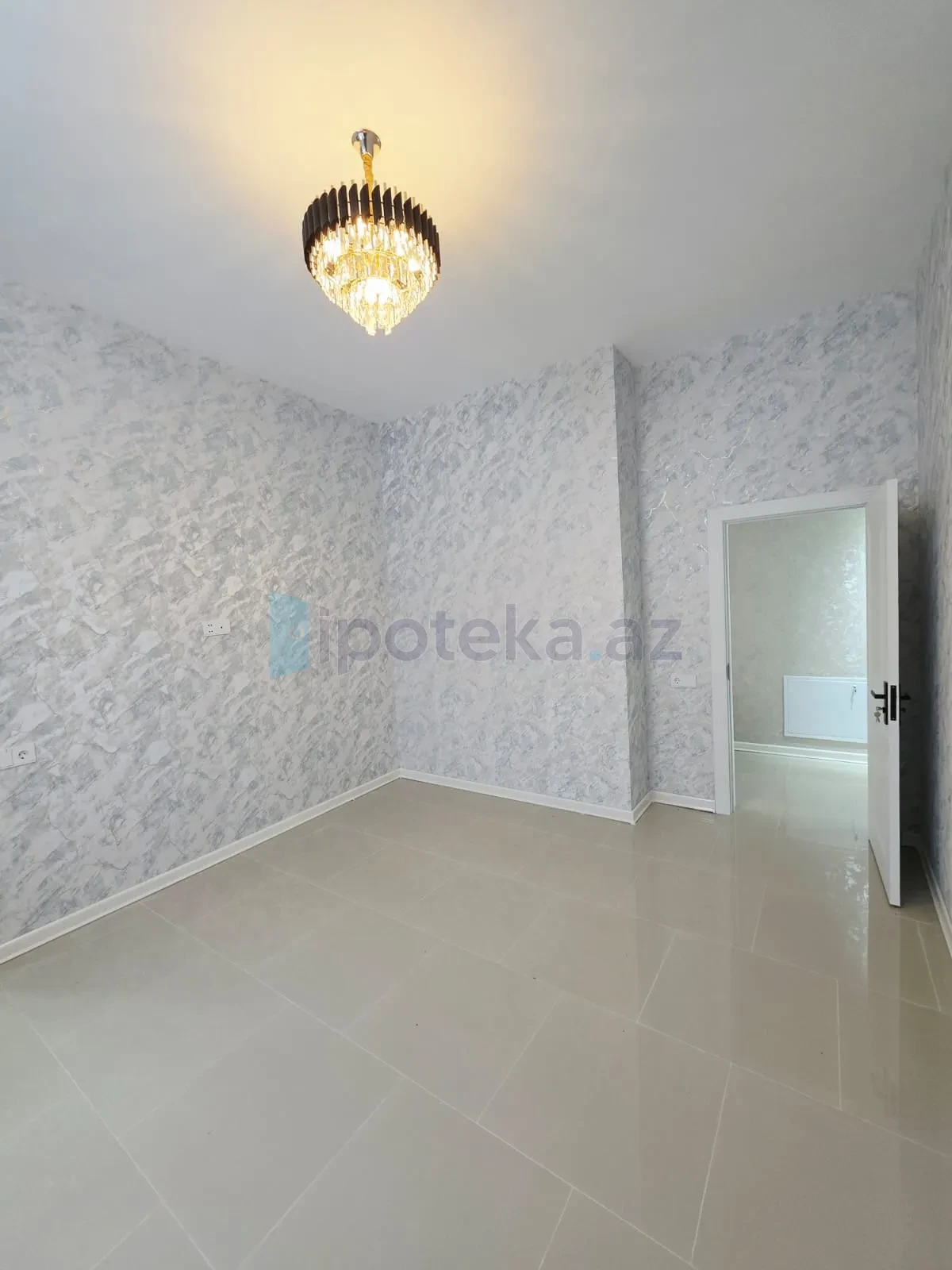 Satılır 4 otaqlı mənzil 150 m²