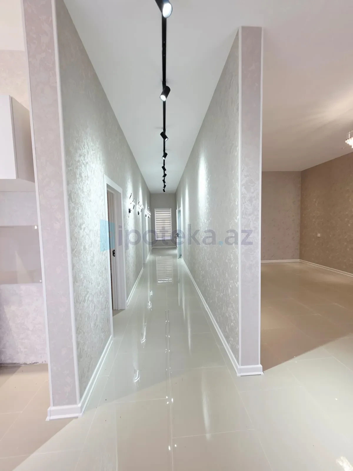 Satılır 4 otaqlı mənzil 150 m²