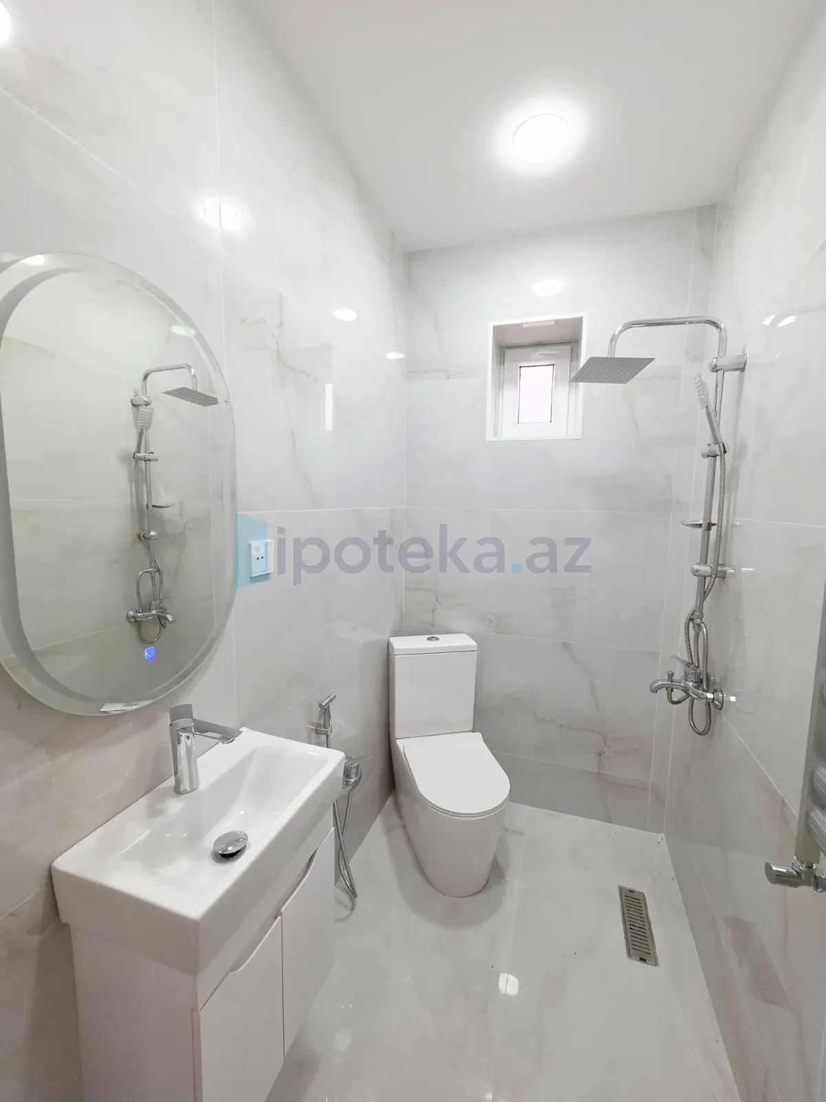 Satılır 4 otaqlı mənzil 150 m²